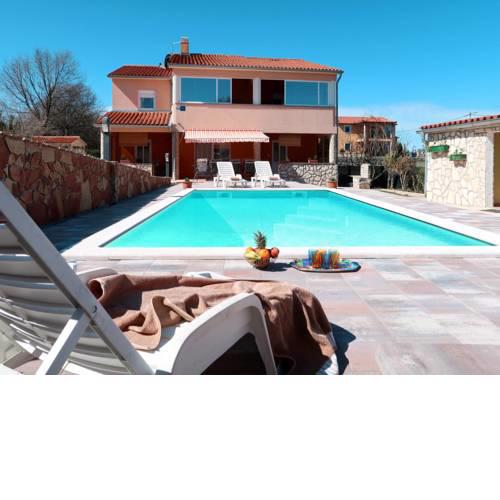 Holiday Home Edo (LBN325)