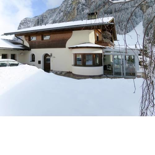 Holiday Home Haus Carmen (MHO482)