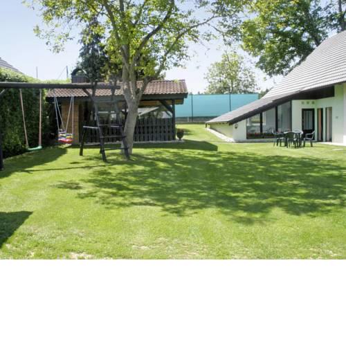 Holiday Home Haus Polivka (HUR100)