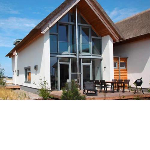 Holiday Home Heiligenhafen - DOS011013-FYC
