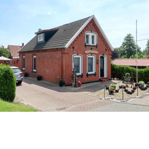 Holiday Home Huuske an Diek (DTZ145)