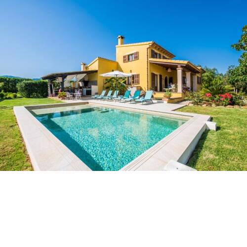 Holiday Home in Inca Sleeps 6 includes Swimming pool Air Con and WiFi