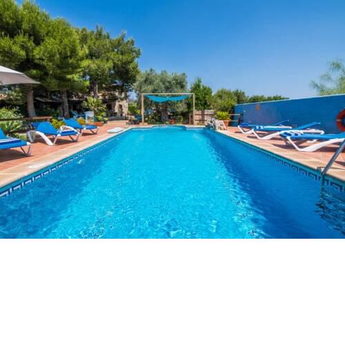 Holiday Home in Inca Sleeps 8 includes Swimming pool Air Con and WiFi 6