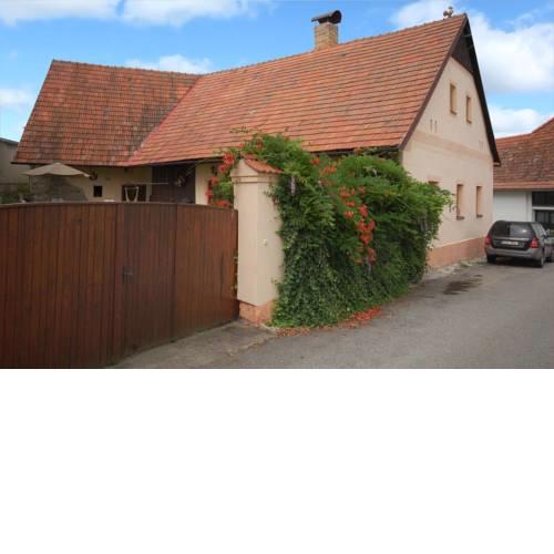 Holiday home in Zalezly/Böhmerwald 38415