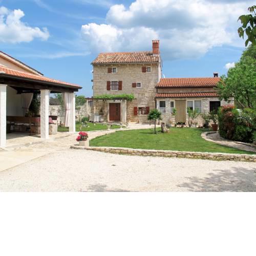 Holiday Home JADRANKA (ROJ416)
