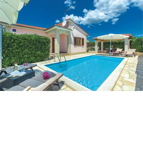 Holiday home Kastelir 50 with Outdoor Swimmingpool