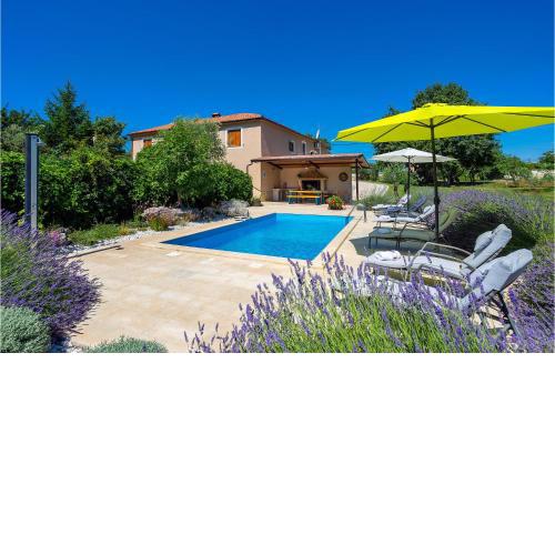 Holiday home Krizanci I