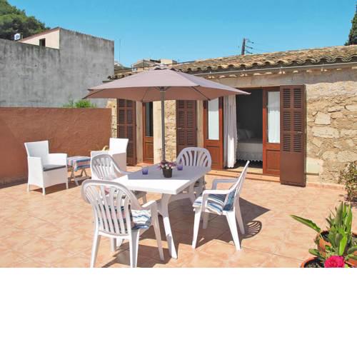 Holiday Home Maria Fumet (CDE160)