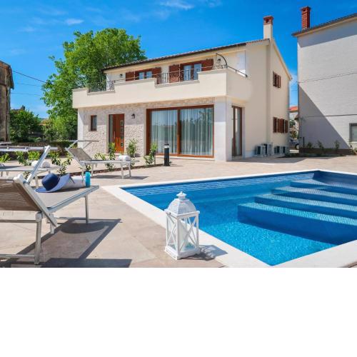 Holiday Home Mariva - MLK322