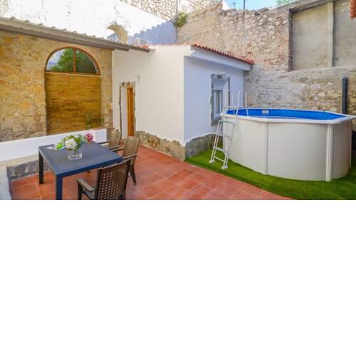 Holiday home near the Caminito del Rey footpath sleeps twelve