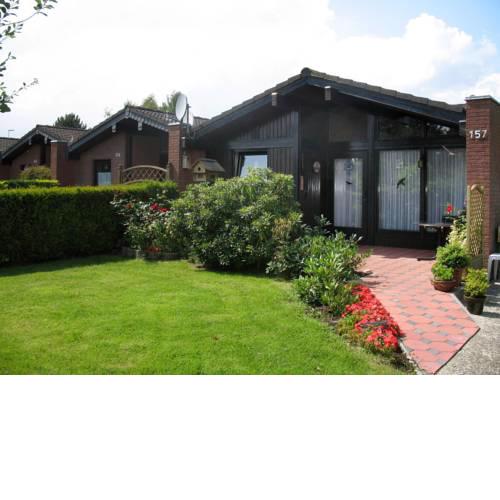 Holiday Home NORDSEE-FERIENPARK FEDDERWARDERSIEL (FDD100)