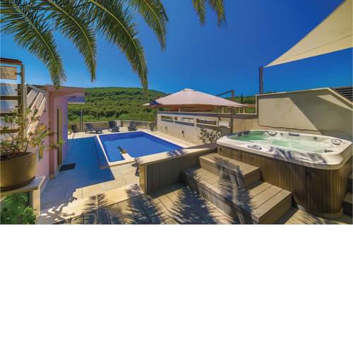 Holiday home Okrug Donji 49
