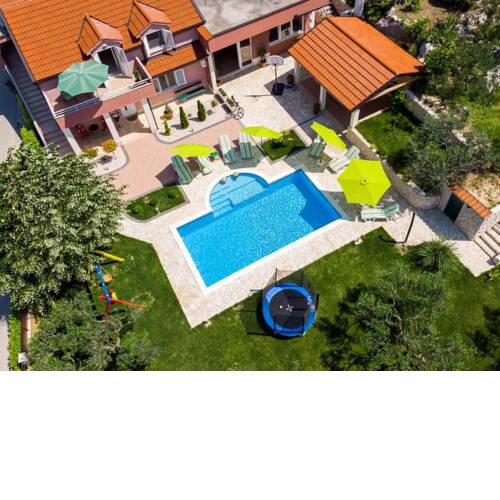 Holiday home Ostojić attractive villa whit private pool near lakes