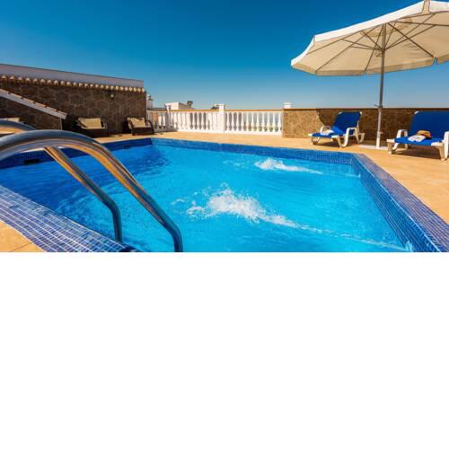 Holiday home overlooking the countryside ten km north of Granada