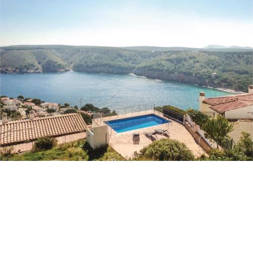 Holiday home Passatge Garbinell
