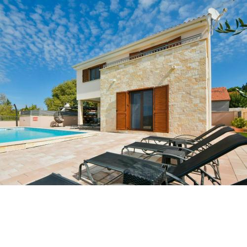 Holiday Home Paula by Interhome