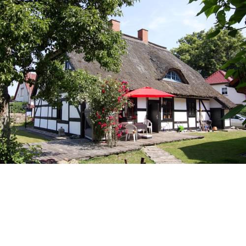 Holiday Home Pfarrwitwenhaus Putbus - DOS071031-F