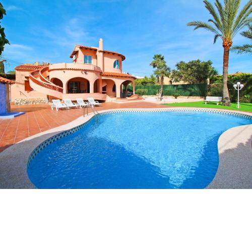 Holiday Home Roma - CLP235