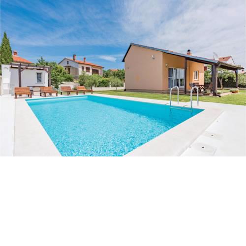 Holiday home Valbandon 11