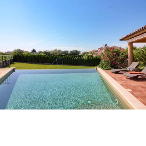 Holiday Home Villa Andrea (PUL463)