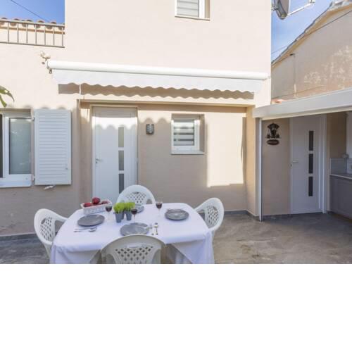 Holiday Home VILLA CASTI
