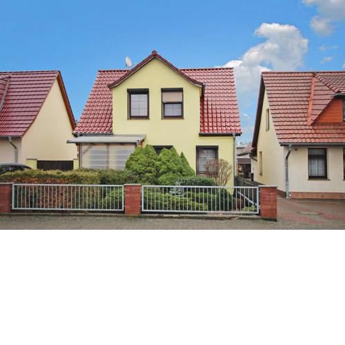 Holiday Home Waren an der Müritz - DMS021050-FYB