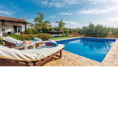 Holiday home with air con thirty km from Malaga