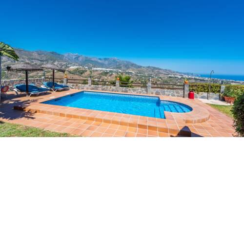Holiday home with fabulous vistas between Torrox and Frigiliana