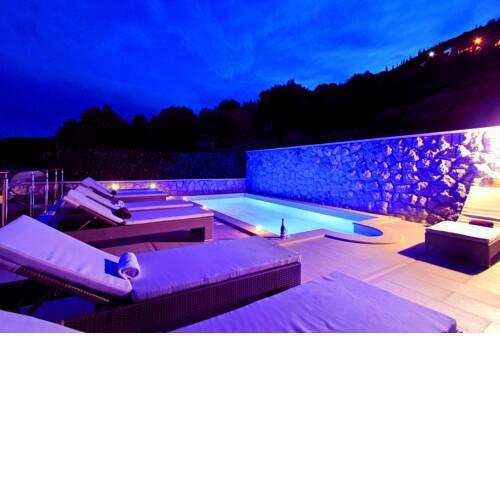 Holiday home with private heated Pool