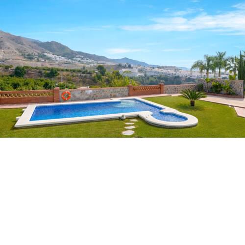 Holiday home with relaxing whirlpool area four km from Nerja