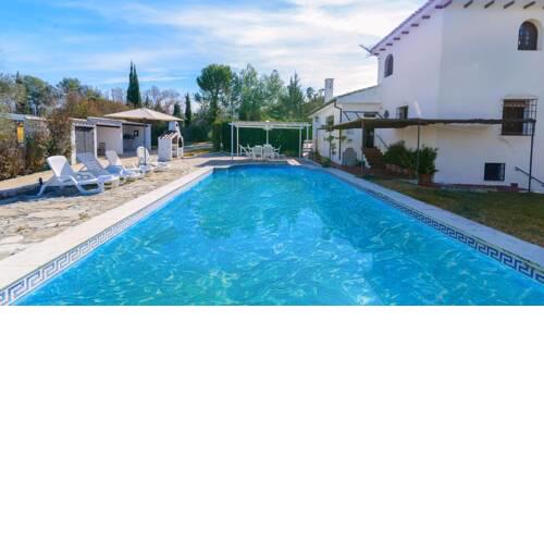 Holiday home with spacious well maintained garden four km from Ronda