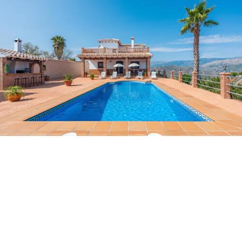Holiday home with terrace overlooking the sea five km from Torrox