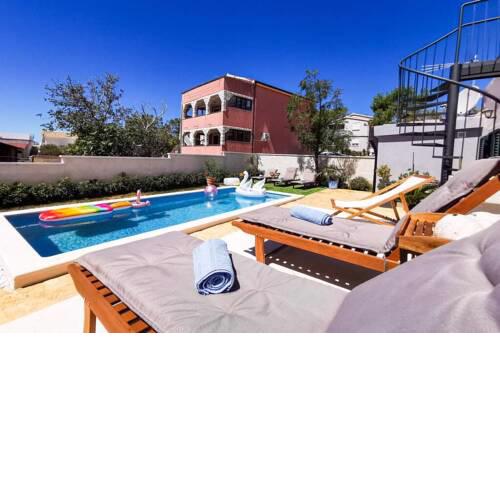 Holiday house Diana with swimming pool and jacuzzi