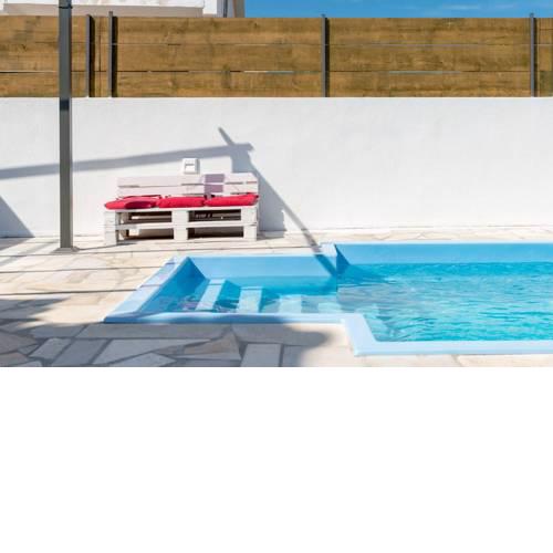 Holiday House Domino
