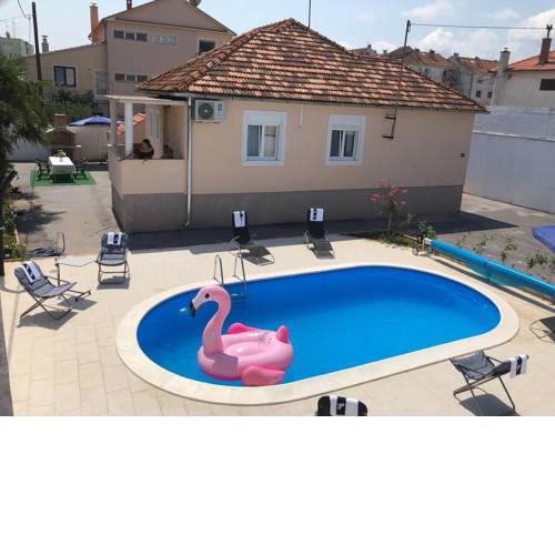 Holiday house in Zadar with balcony, air conditioning, W-LAN, washing machine (4576-1)