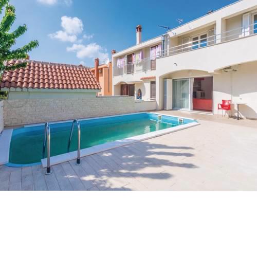 Holiday house Mirela with pool, 4 bedrooms, Zadar