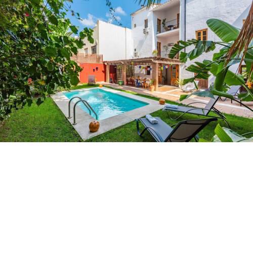 Holiday villa all comfort with fenced garden fourteen km from Málaga city