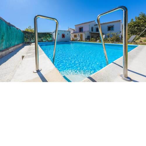 Holiday villa with fenced private pool for ten people