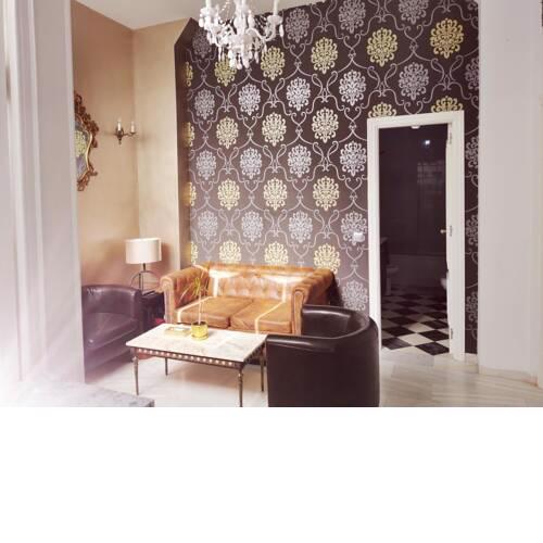 Holidays2Malaga Calle Nueva 2 bedroom High Speed WIFI