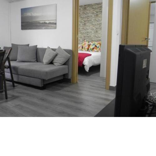 Holidays2Malaga Capulino 2 bedroom - Huelin Area & 300 mts from beach