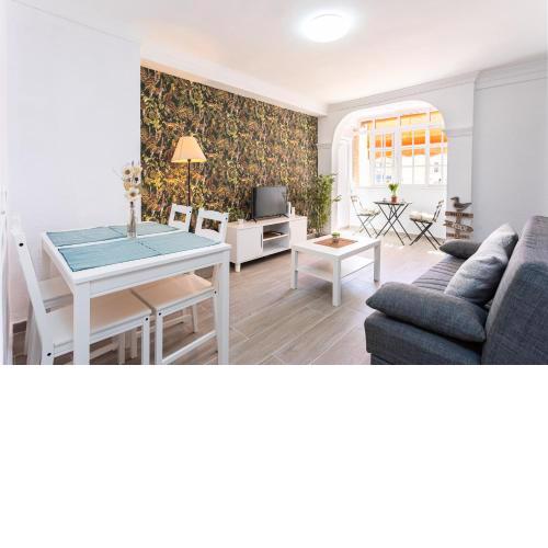 Holidays2Malaga Héroe de Sostoa 3 bedrooms 600m from the beach