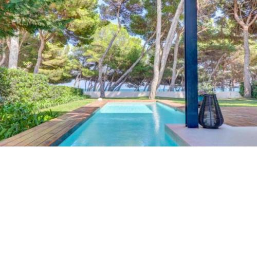 Holidays2Mallorca Front beach apartment with private pool
