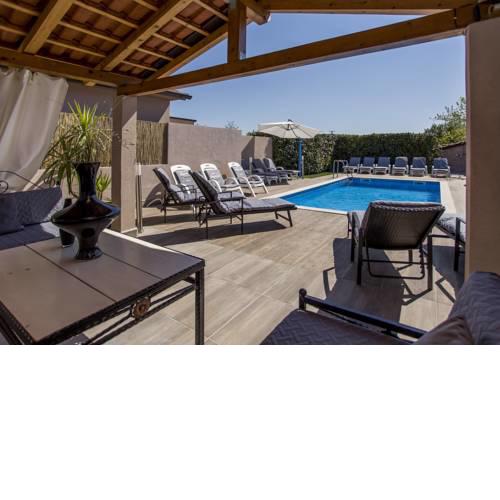 Holliday Home Lopac
