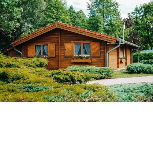 Holzhaus direkt am See