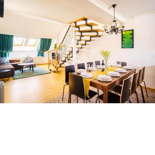 HOME ALONE 5BR+3BATH Penthouse in center of Prague