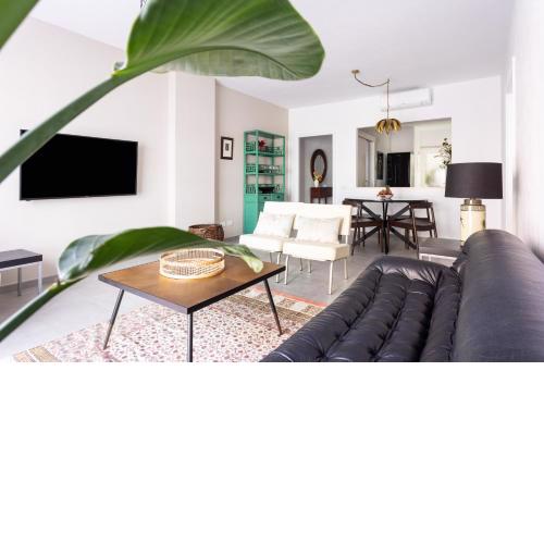 Home2Book Charming Center Apartment Santa Cruz