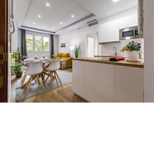 HomeAbroad Apartments - Soho Deluxe Center