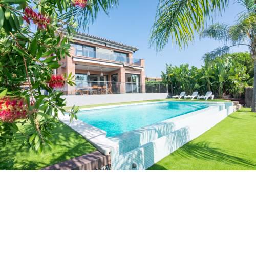 HomeHolidaysRentals Adonis