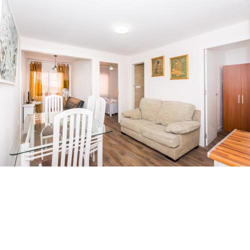 Homeholidaysrentals Amy