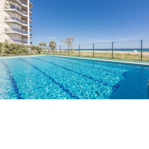 HomeHolidaysRentals Bon Repos